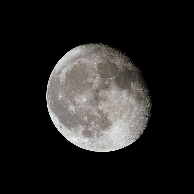 moon 8855057 640