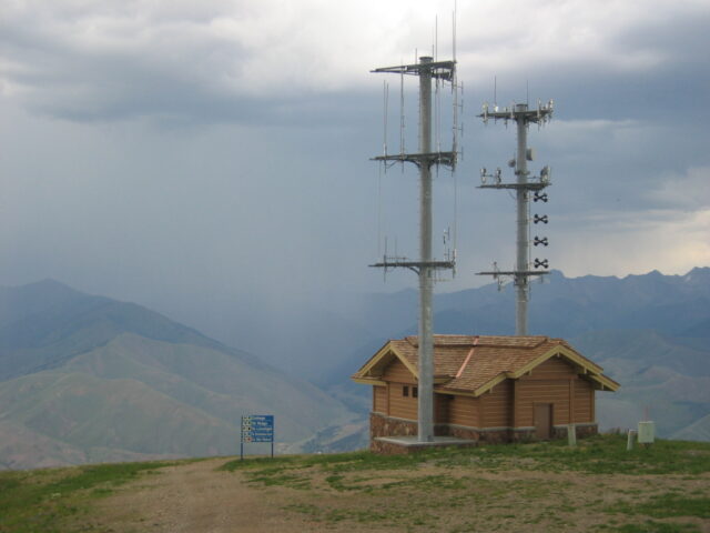 Building a DIY Mini-Repeater for U.S. Amateur Bands