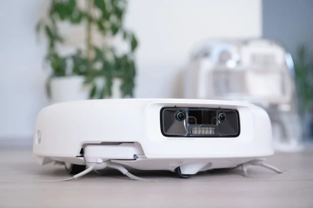 The Man Who Accidentally Hacked A Robot Vacuum